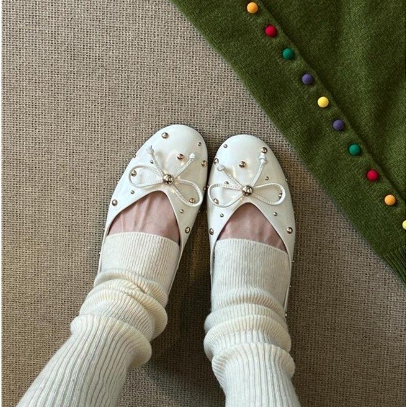 Women Flat Shoes Autumn 2026 New Round Toe Shallow Mouth Patent Leather Butterfly Knot Rivet Casual Shoes Soft Sole Single Shoes