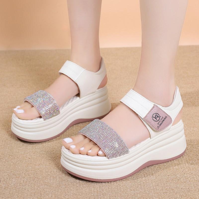 

Летние блестящие яркие стразы на толстой подошве, дизайнерские брендовые женские сандалии с открытым носком, плоские туфли, модная сексуальная женская обувь для отдыха на природе