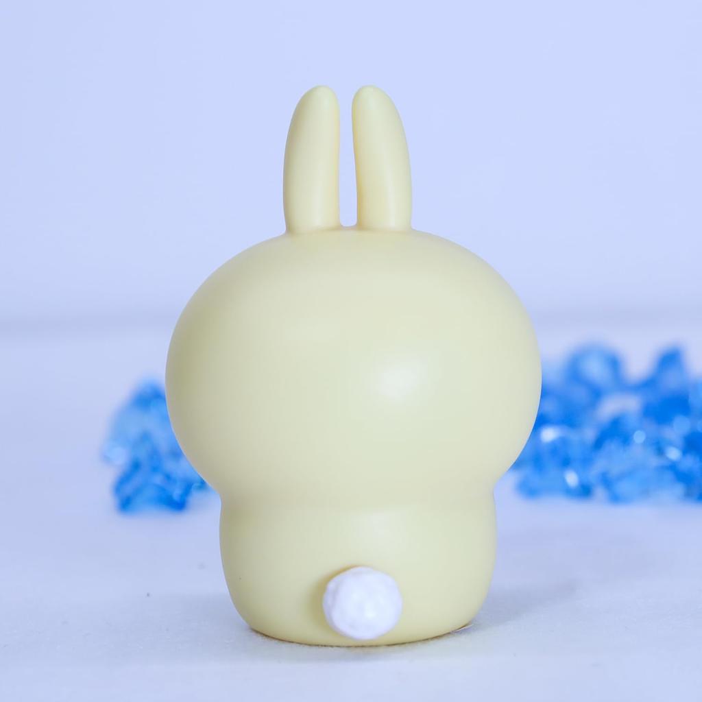 Chiikawa by Seeds Products Floating Bathtime Flush Mascot Rabbit -