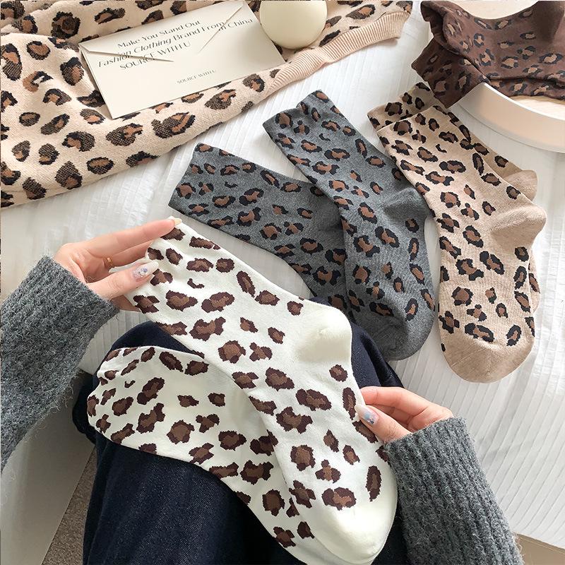 Women's Leopard Print Mid-Calf Socks: Trendy, Versatile, Wide-Mouth Ruffle, Boneless, Over-the-Knee Socks for Autumn and Winter.