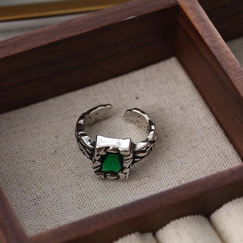 

Уникальное и стильное женское медное кольцо с зеленым цирконом, с ретро геометрической формой, идеально подходящее для любого случая.