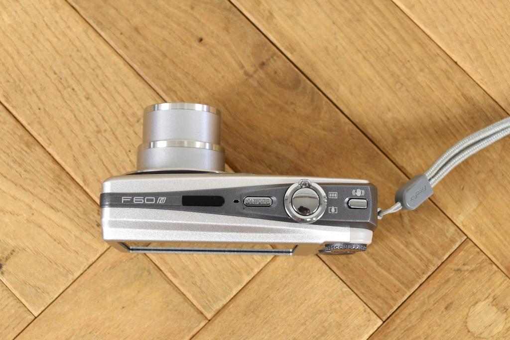 Fujifilm Finepix F60fd 12MP Digital Camera 3x Zoom Tested