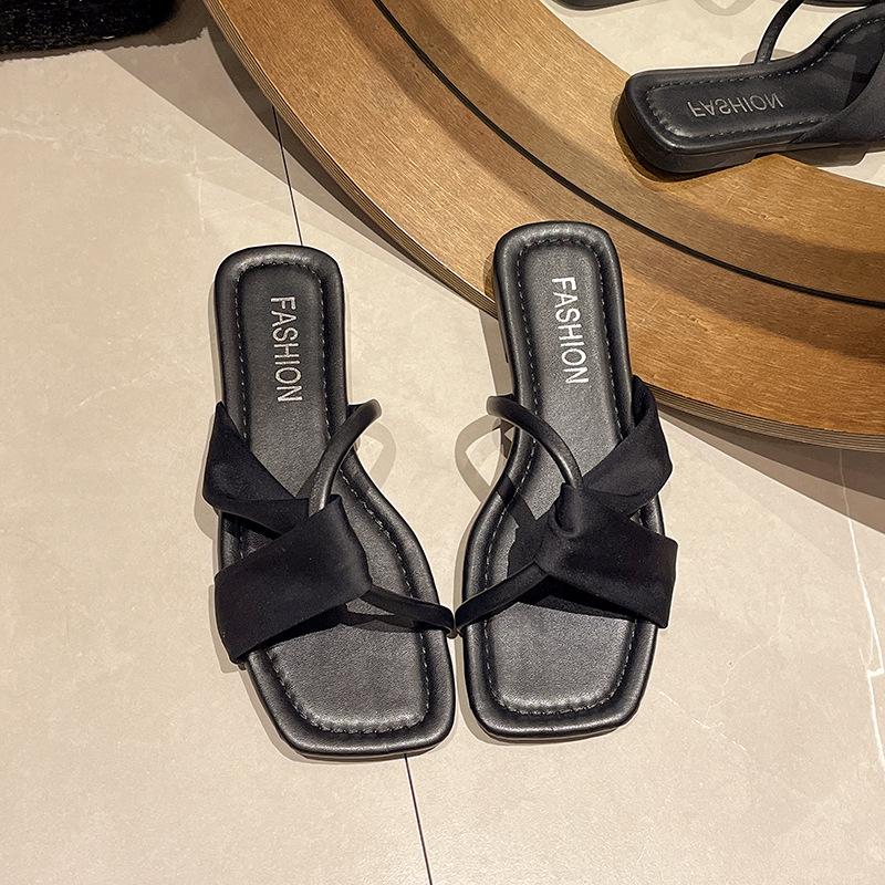 Flat-bottomed Cool Slippers Women's Outer Wear Summer New Fashion Lightweight Open-toed Slippers