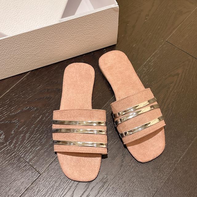 2024 летние женские тапочки на плоской подошве нескользящие уличные пляжные женские сандалии с открытым носком пикантные модные дизайнерские шлепанцы женская обувь 43 2870₽