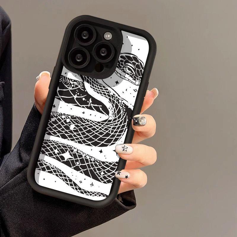 National style spirit snake hollowed out for iPhone17 new mobile phone case 17proma new Chinese style 14 Year of the Snake 13 fine holes