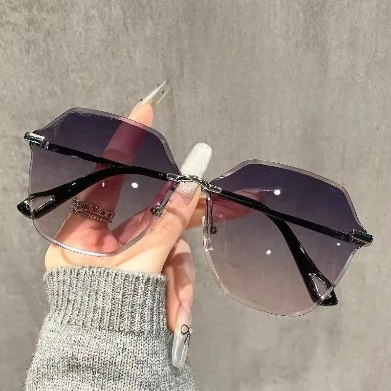 Trendy Oversized Sunglasses Men Women Fashion Retro Large Rimless Sun Glasses New Gradient Outdoor Eye Protection Glasses