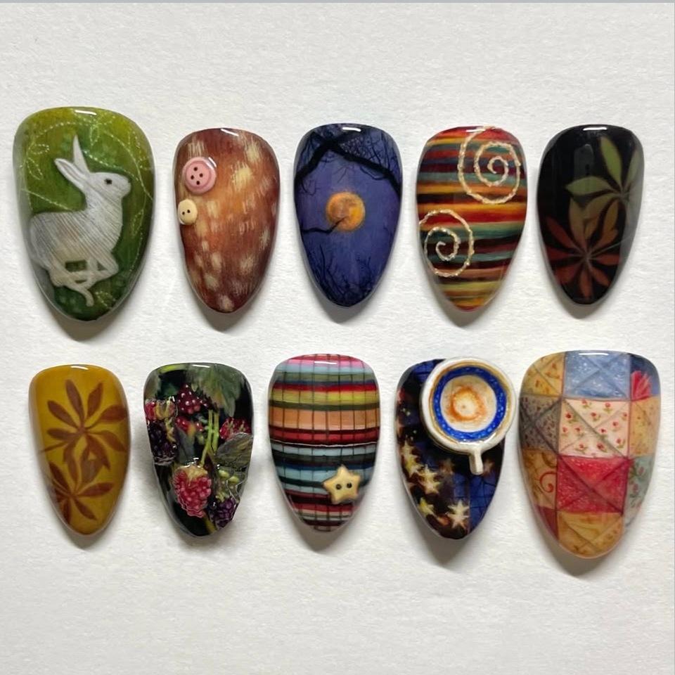 24PCS Sweet Cartoon Lamp Tulip Patterns Almond False Nails with Cute Flowers Retro French Fake Nails Wearable Ins Nails Press On
