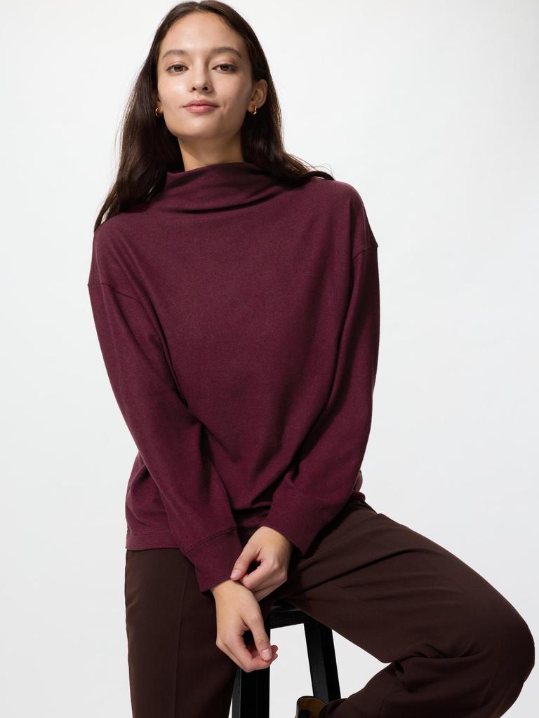 Uniqlo SofT KniT Fleece Mock Neck T