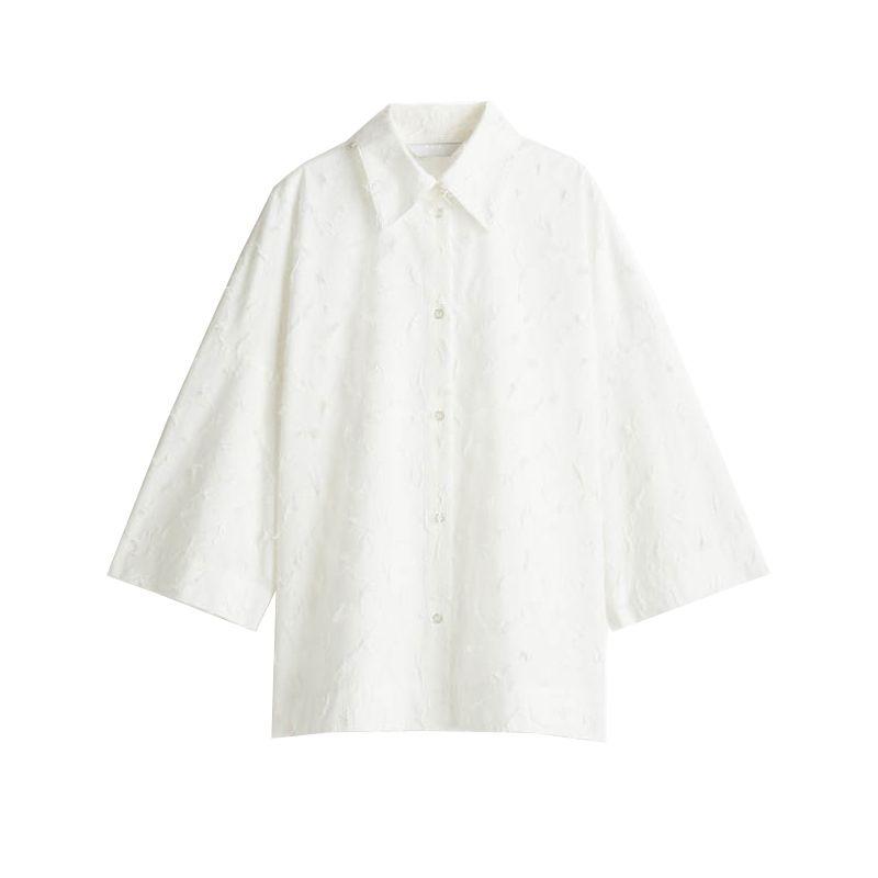 

Рубашка с лацканами, рукавом три четверти, большого профиля, с кисточками 1290657 Юбка А-силуэта с высокой талией и кисточками 1290655 White Tops L