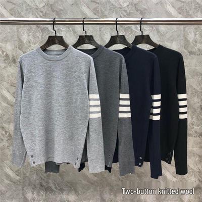 Rundhals-Unisex-Wollpullover - Trendiges Design mit zwei Knöpfen und vier Streifen für Herbst/Winter