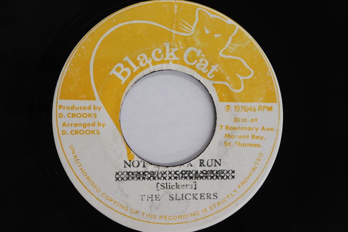 

7inch Record SLICKERS Not Gonna Run Version NONE BALCK CAT 1975 Jamaica Reggae Ska Dub Used