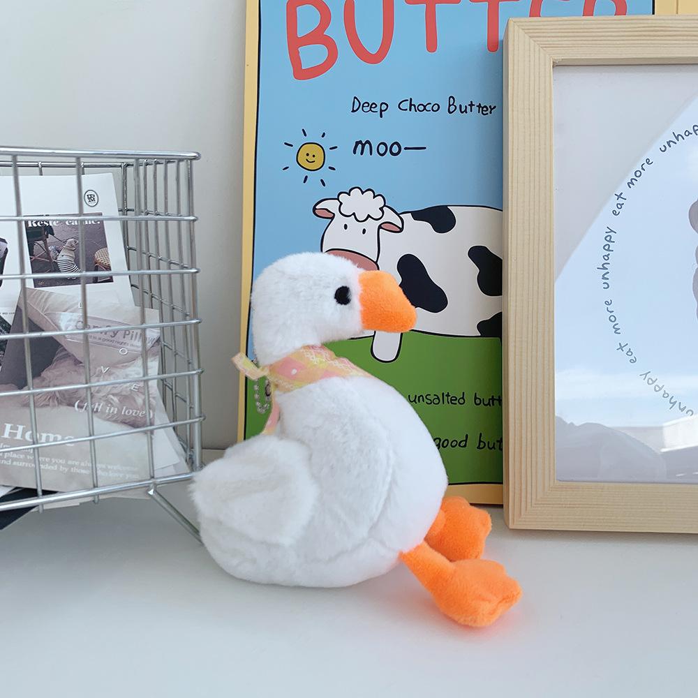 

Lovely Plush Creative Duck Scarf Toy Mini Keychain Wedding Toss Doll Animal