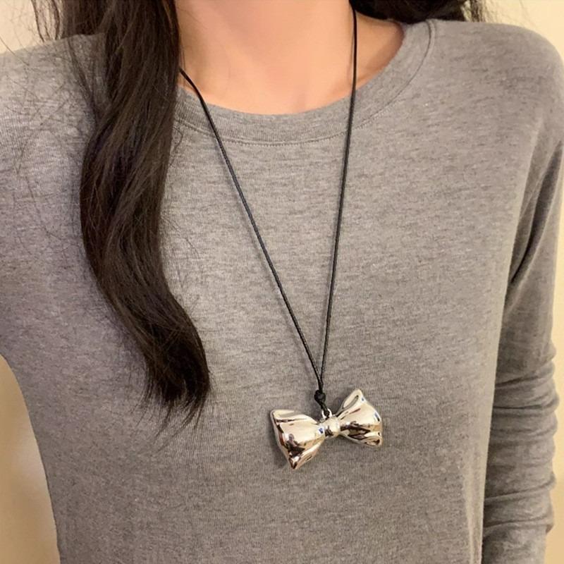 Retro Autumn and Winter Long Necklace Women's High-end Sweater Chain Niche Design Accessories
