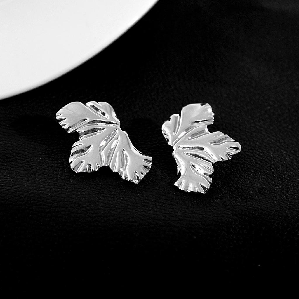 Retro European & American Leaf Earrings: Exaggerated Metal Design, Irregular Style
