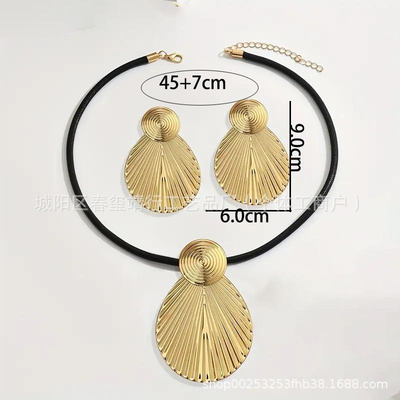 Wind New Geometric Splicing Shell Stud Earrings Necklace Jewelry Set Fashionable Simple Design Versatile Woman