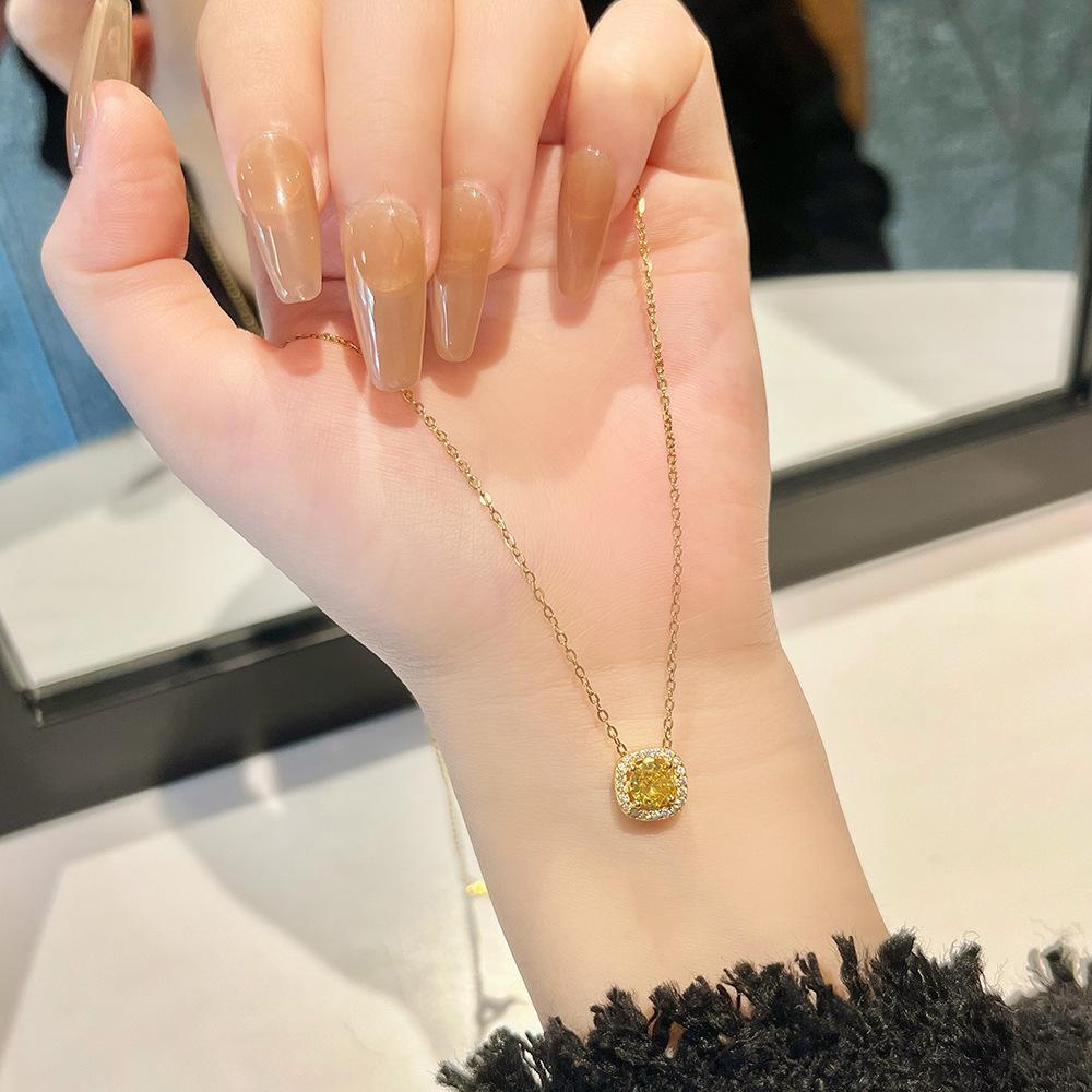 Summer Sugar Cube Necklace Female Princess Light Luxury Titanium Steel Non-Fading Collarbone Chain Neck Chain Jewelry