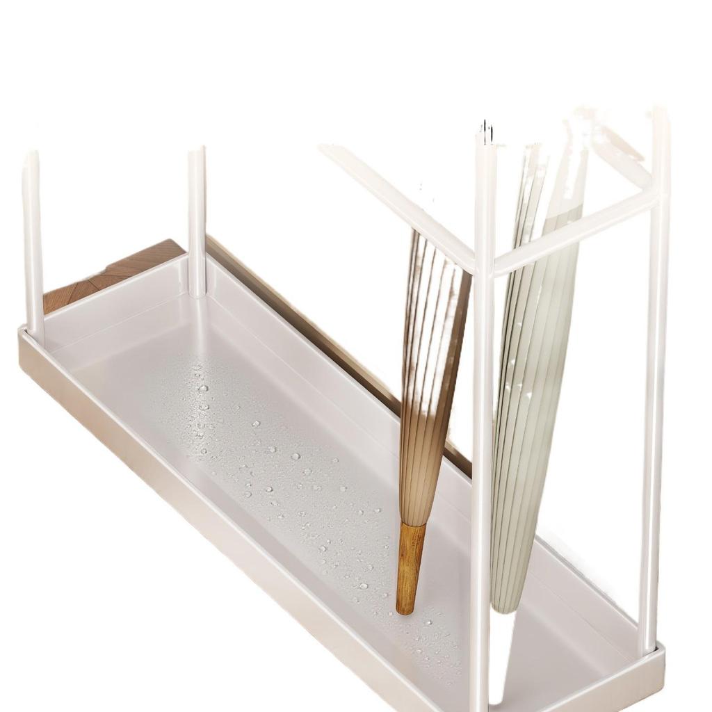 Stojak na parasole z kutego żelaza: Smukły stojak do przechowywania w drzwiach z półką ociekową