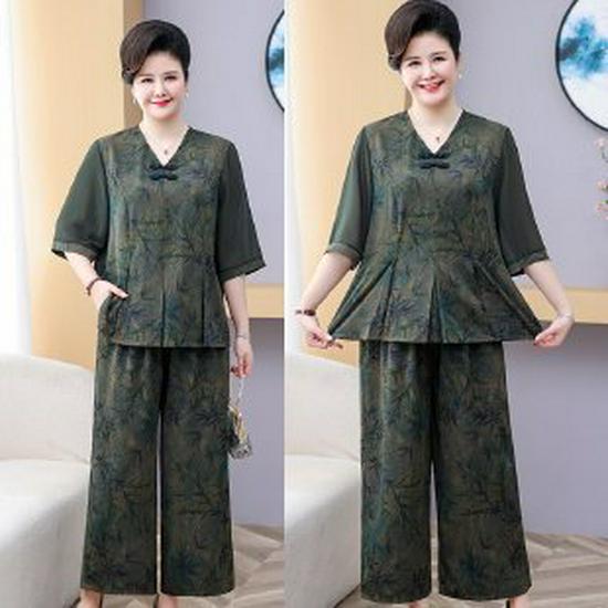 Women's Plus Size Summer Two-Piece T-Shirt Set for Middle-Aged and Elderly - Short-Sleeved, Loose Fit