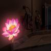 Nachtleuchtfarben Die blühende Lotusblume im Wohnzimmer, Esszimmer, Heimdekoration, Hintergrundwand, Wandaufkleber