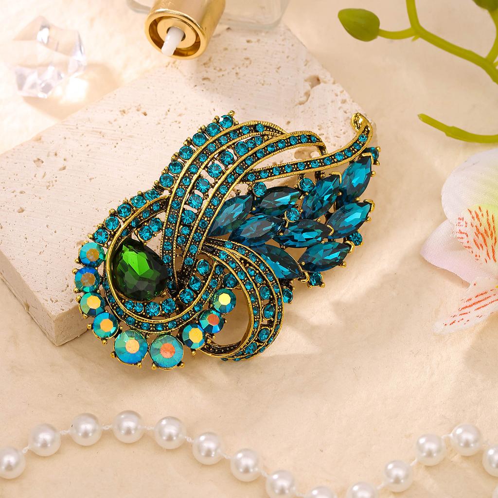 Luxury Full Crystal Women Men Twist Brooch Badges Exquisite Party Banquet Rhinestone Pin Vintage Clothing Coat Accessories