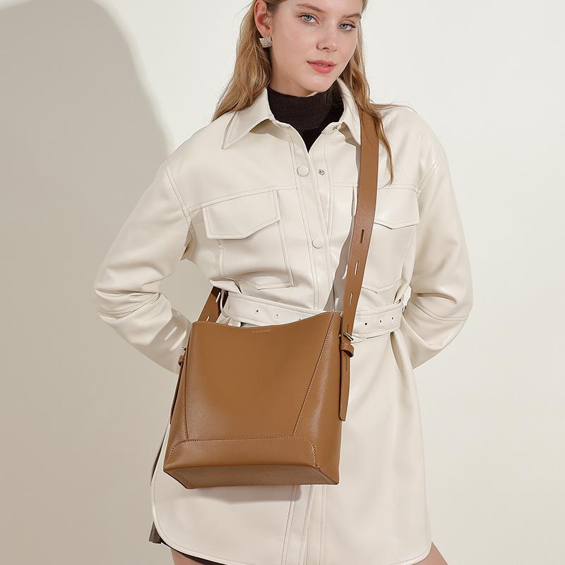 New High-end Handbag for Women, Simple Commuting Cowhide Crossbody Bag, Large Capacity Leather Shoulder Bucket Bag for Women