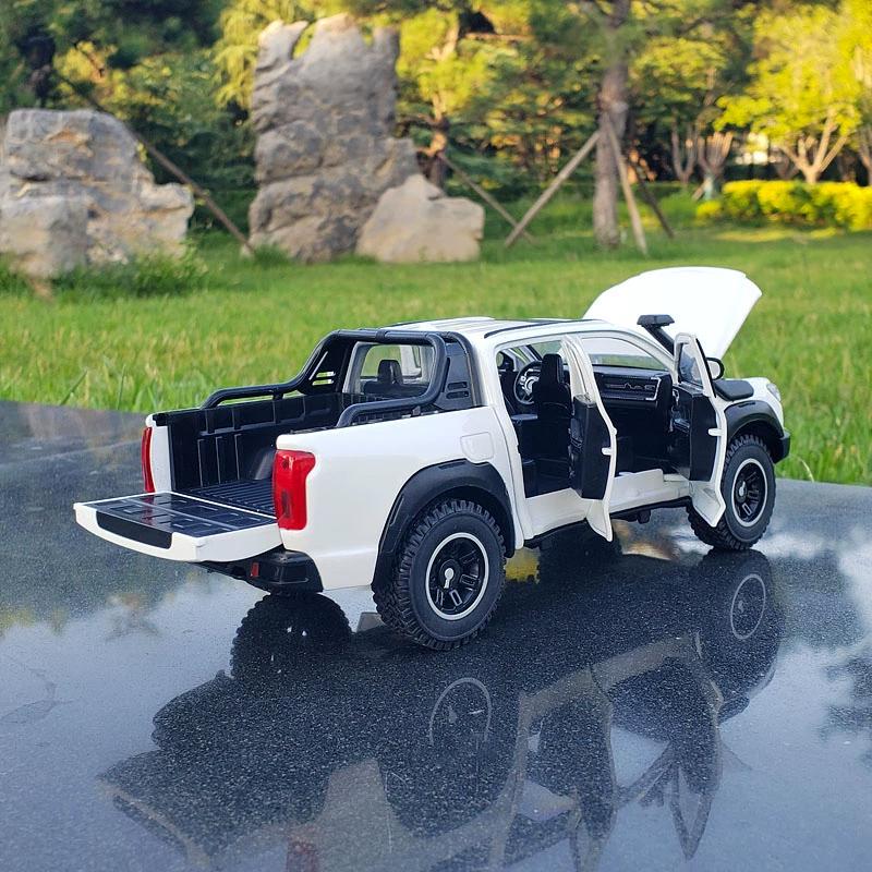 1:24 alloy die-cast pickup truck model simulation sound and light pull off road vehicle toy collection ornaments for boys gifts
