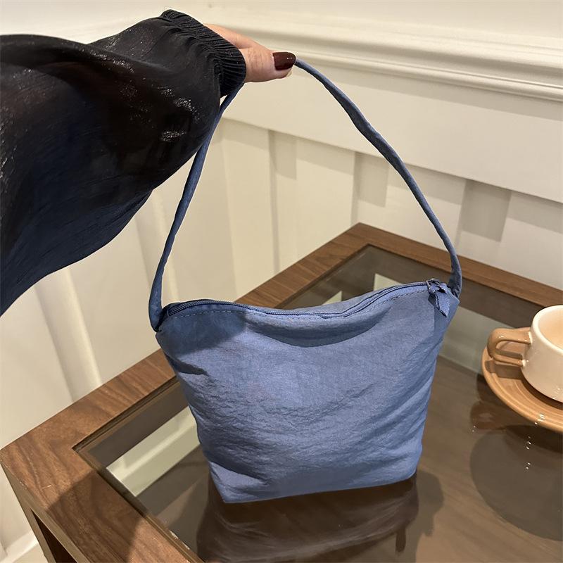 High end Underarm Bag for Women with Large Capacity New Autumn and Winter Canvas Shoulder Bag for Women with Niche Cloth Bag Bucket Bag