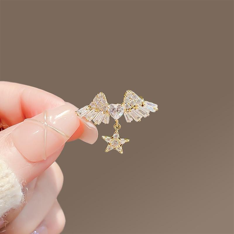 Chic Butterfly Brooch for Women - High-End Fashion Corsage