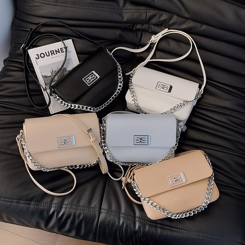 Spring new chain small square bag, high-end sense niche underarm bag, simple single shoulder crossbody women's bag