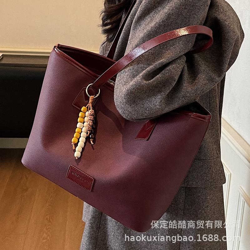 Fashion Large-capacity Bag Women's 2025 New Commuter Versatile Shoulder Bag, High-end Sense Going Out To Work Tote Bag