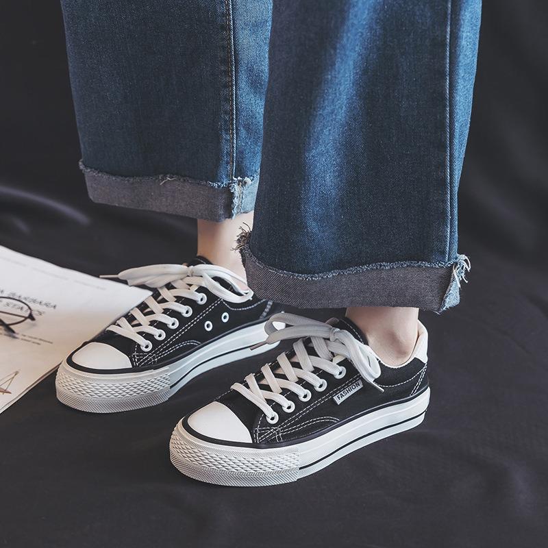 Thick-soled canvas shoes, women's flat low-top white shoes, student casual retro board shoes, spring fashion and versatile