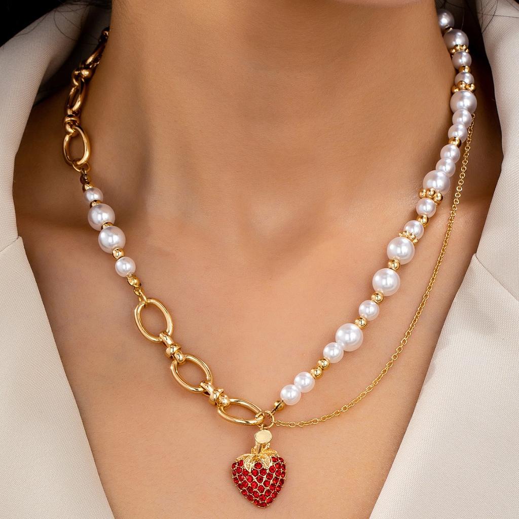 Small Fresh Strawberry Pearl Zircon Necklace Less Cream Sweet Girl Style Collarbone Chain Necklace