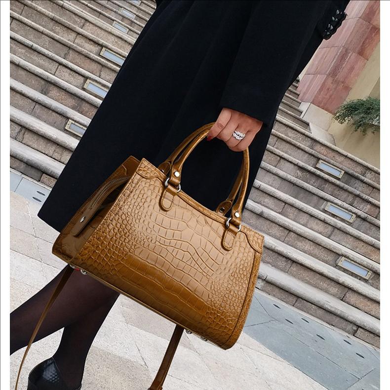 Stylish Brown Croco-Embossed Cowhide Tote Bag – Lightweight & Elegant for Travel