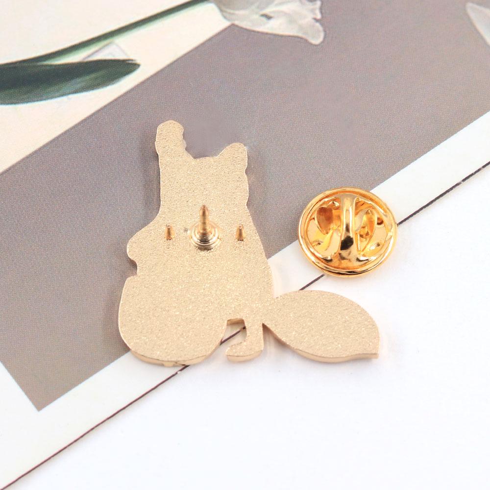 Adorable Fox Cello Brooch - Kawaii Musician-Themed Accessory