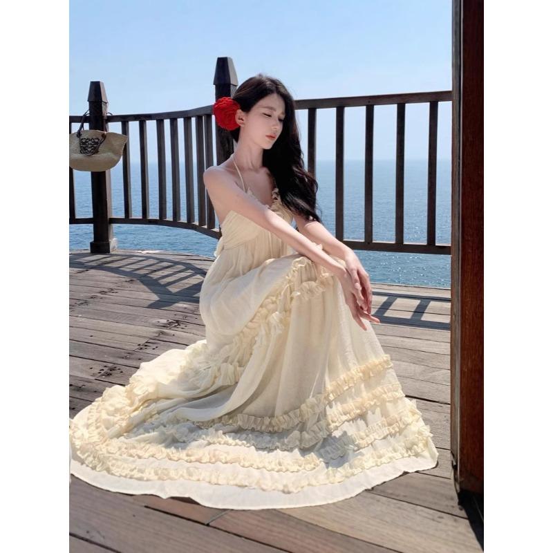 Seaside Beach Temperament Dress Suspender Vacation Dress Beige Sexy Halter Fairy Summer Mopping Feeling
