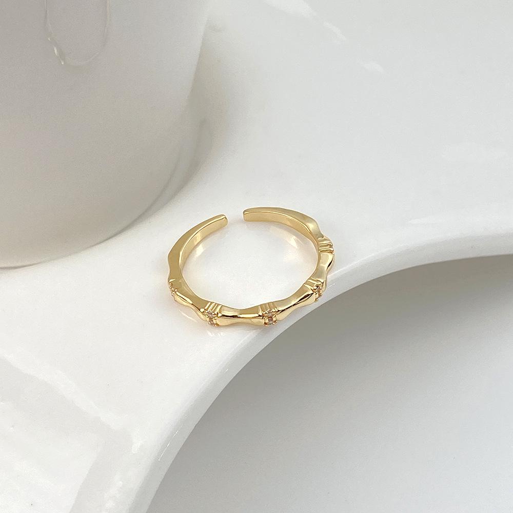 

High-End Bamboo Open Ring with Micro-Diamonds for Women - Stylish and Versatile Fashion Accessory One Size