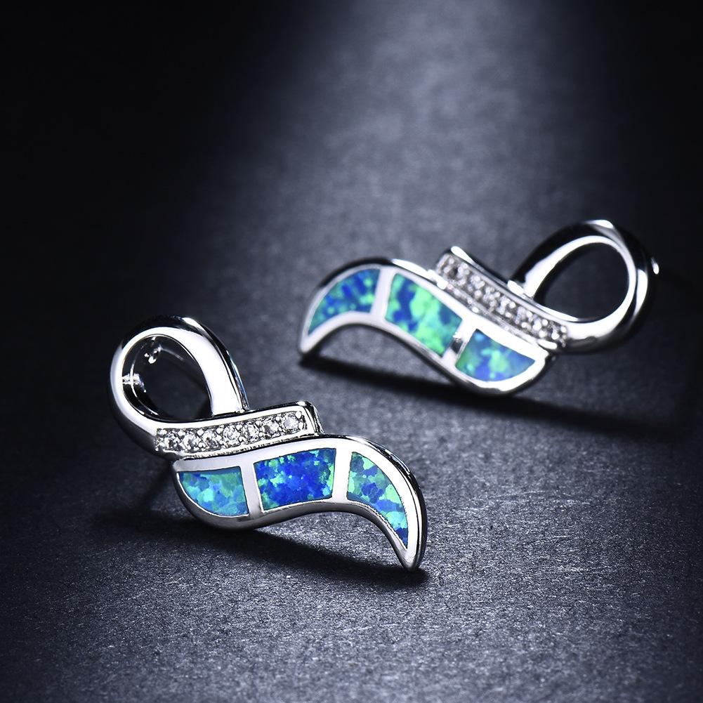 

Fashionable Blue Wing Earrings for Womens Versatile Temperament Earrings