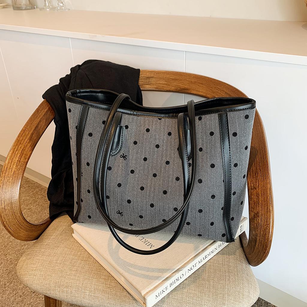 Mode marke handtasche neue große kapazität schulter tasche high-end-frauen tasche Mode nische freizeit handtasche dame Tote tasche