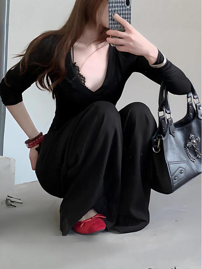 210g Fine Cotton V-neck Black Base Layer Long Sleeve Top for Women - Autumn/Winter Hot Girl Style
