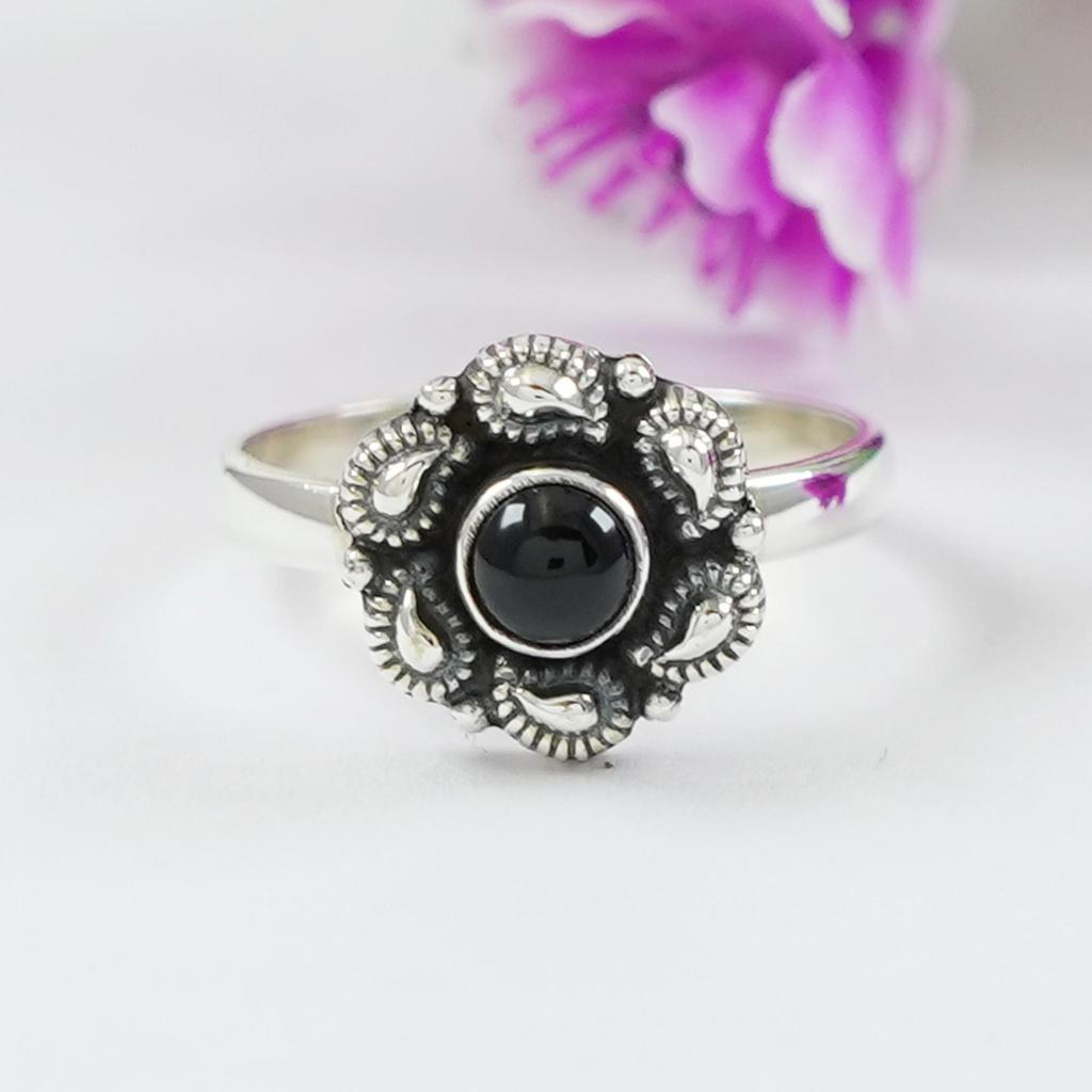 Round Black Onyx Ring, Light Weight Ring, Dainty 925 Silver Ring, December Birthstone, Gemstone Ring, Gift for Friend