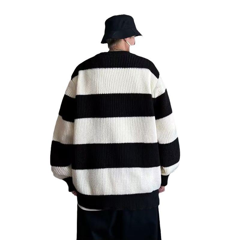 Men's Autumn/Winter Warm Striped Round Neck Sweater - Casual Contrast Color Style