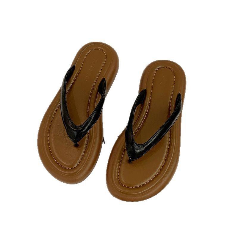 2025 flat-bottomed women's clip simple toe summer new student fashion Korean version of flip-flops cool slippers women