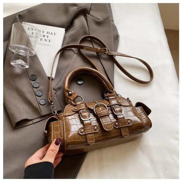 

Женская сумка через плечо, винтажная сумка из крокодиловой кожи, ретро-сумка на плечо с заклепками