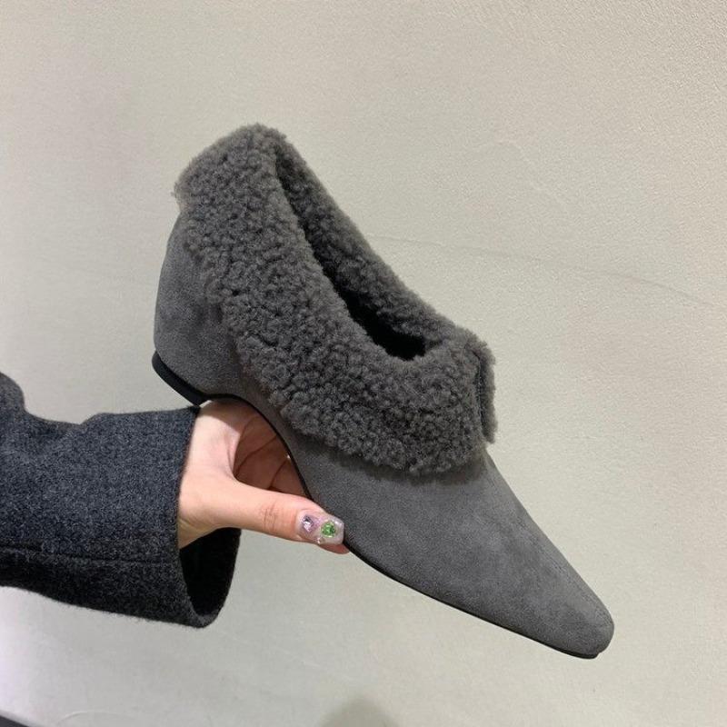 Autumn and winter new versatile single shoes velvet warm cotton shoes heightened gray pointed retro fluffy shoes short boots 40 серый 3550₽
