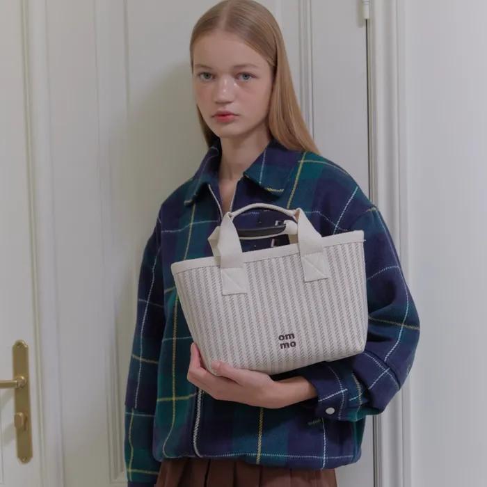 CANVAS TOTE - BEIGE