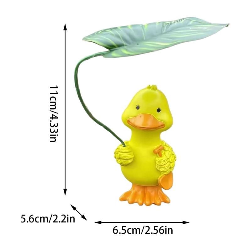 Small Ducks Garden Sculpture With Detailed Orange Feet Weatherproofed Resins Decoration Outdoor Balcony Ornaments