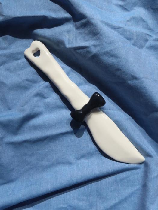 Керамический нож для масла Deulkkot с черной лентой Black Ribbon Butter Knife