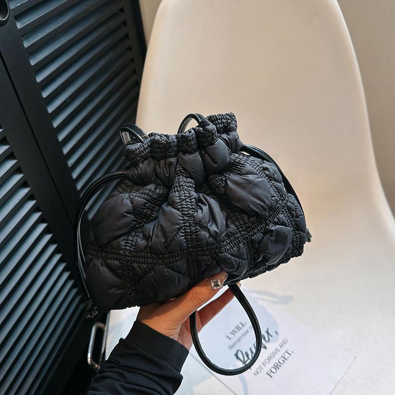 

Женская стеганая сумка-ведро, съемный ремешок, затягивающаяся шнурком, на плечо, однотонная, с мягкой подкладкой, сумочка для путешествий на открытом воздухе чёрный