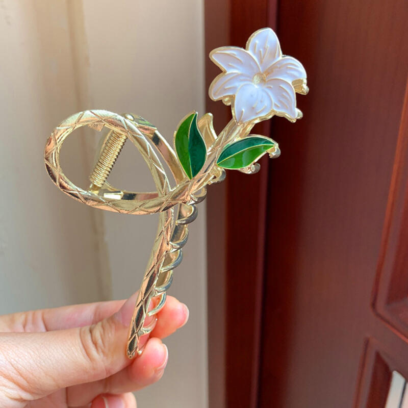 Minena Flower Metal Hair Clip Pin Twist Hairpin