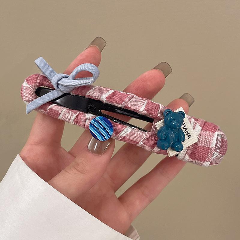 

Acrylic bow button bear hairpin, cute duck bill clip on the back of women s head, fashionable and versatile hair accessories, high sense